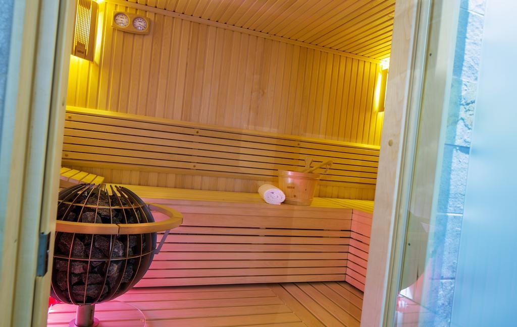 Wellness- Und Schneesporthotel Christiania サース・アルマゲル エクステリア 写真
