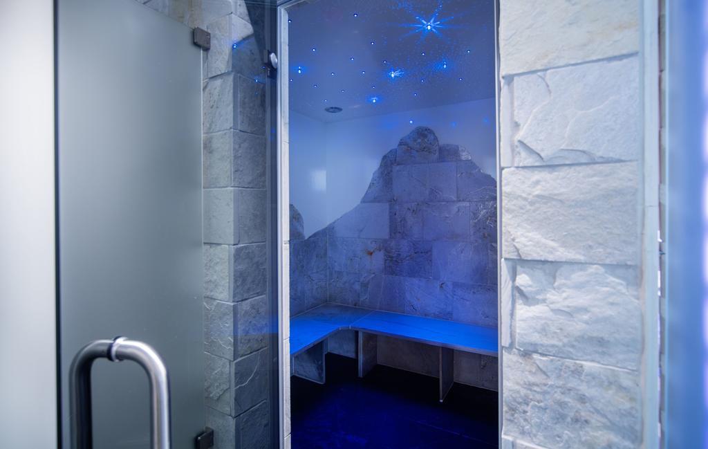 Wellness- Und Schneesporthotel Christiania サース・アルマゲル エクステリア 写真