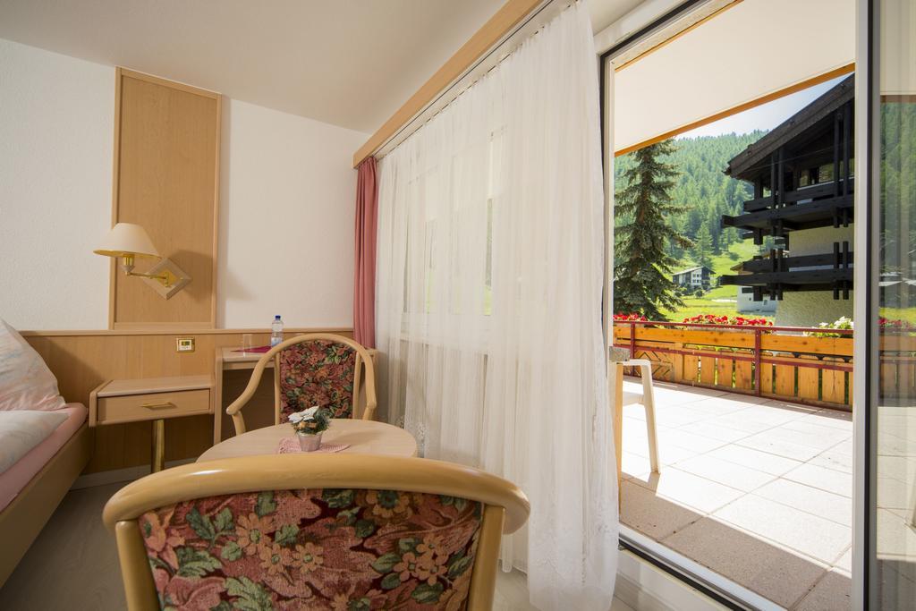 Wellness- Und Schneesporthotel Christiania サース・アルマゲル エクステリア 写真