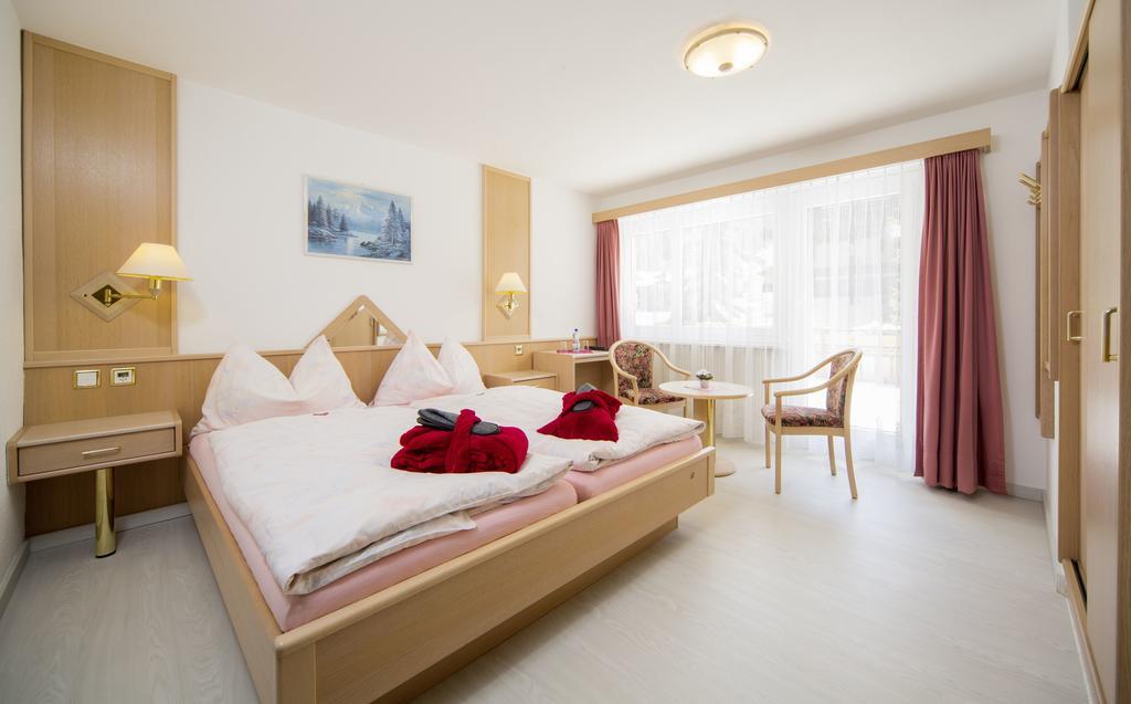 Wellness- Und Schneesporthotel Christiania サース・アルマゲル エクステリア 写真